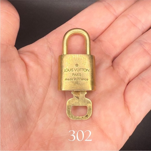 Louis Vuitton #302 Gold Padlock and Key on chain necklaces - Picture 3 of 7